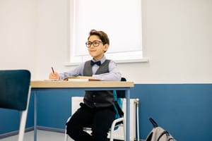 Odblaski dla dziecka: jak zadbać o widoczność jesienią