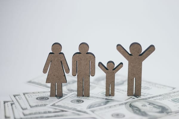 Domowy budżet rodzinny: jak ogarnąć finanse z dziećmi